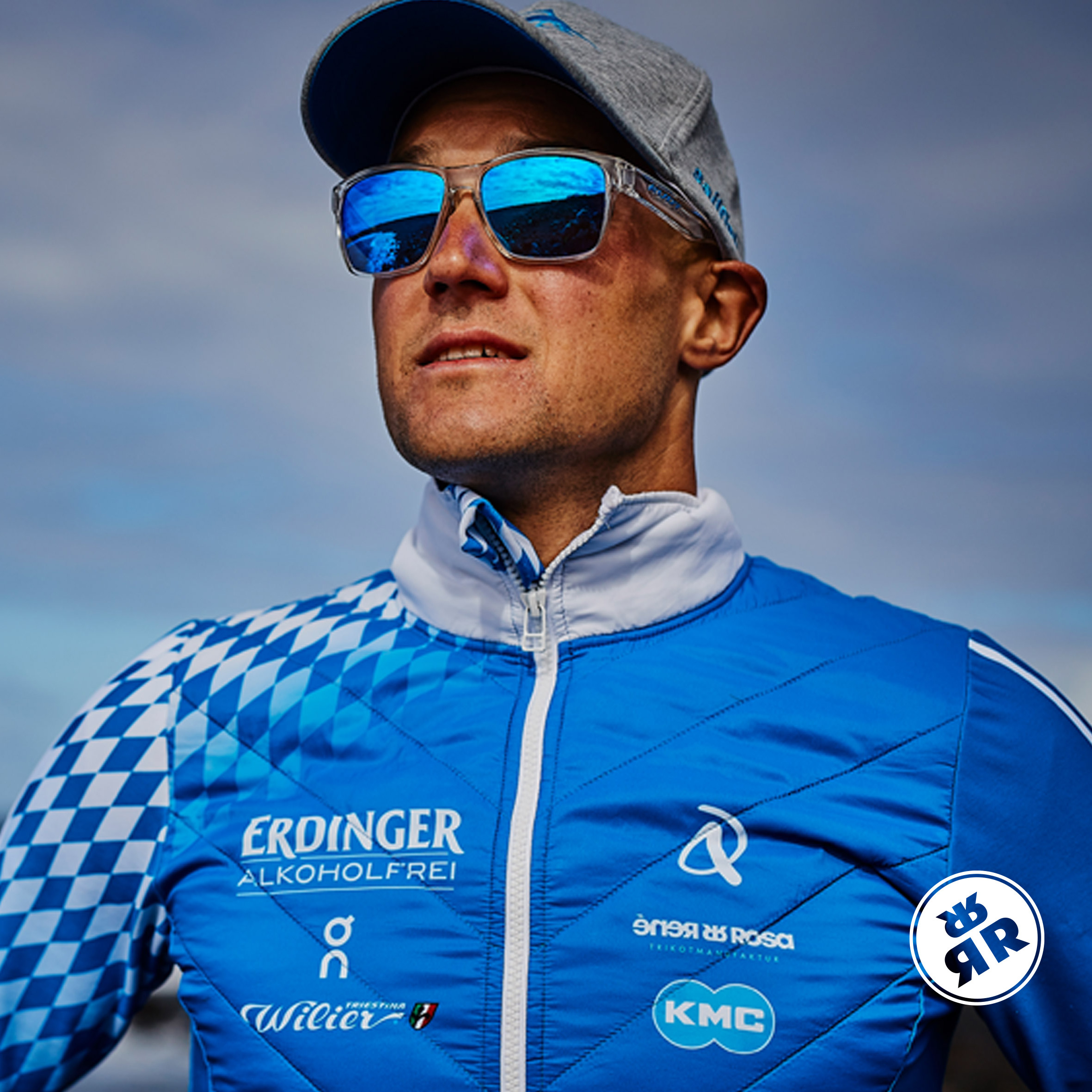 Custom_WarmUP_Teamwear_High_Perfomance_Apparel_for_Cycling_Triathlon_Running_teamwear_custom